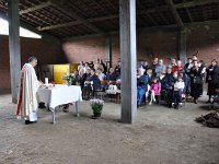 web-Festa Pinessi 2012 (106)  Fedeli che assistono alla Santa Messa