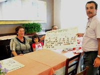 web-Festa Pinessi 2012 (126)  Consegna Albero Genealogico a Giuseppina Colzani, moglie di Emilio Pinessi