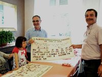 web-Festa Pinessi 2012 (128)  Consegna Albero Genealogico a Don Valter Pinessi