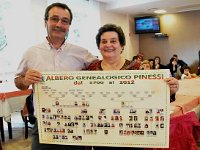 web-Festa Pinessi 2012 (134)  Consegna Albero Genealogico a Giuseppina Sacchetti