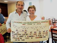 web-Festa Pinessi 2012 (141)  Consegna Albero Genealogico a Lucia Pinessi e marito