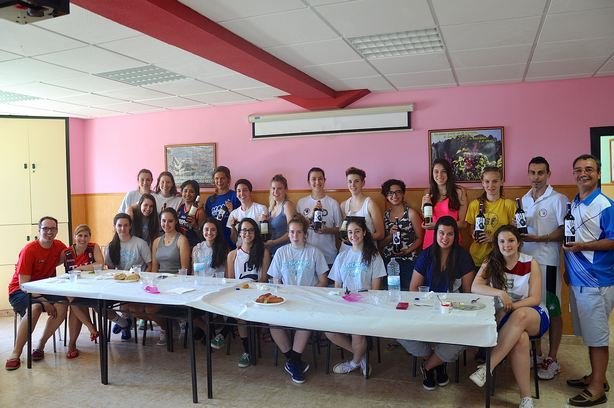 Zuera - A cena con tutte le ragazze partecipanti al torneo